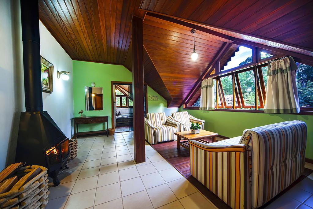 Pousada Dos Pinhos Hotell Pedra Azul  Eksteriør bilde